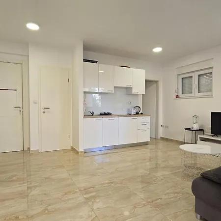 Giovanni Apartment