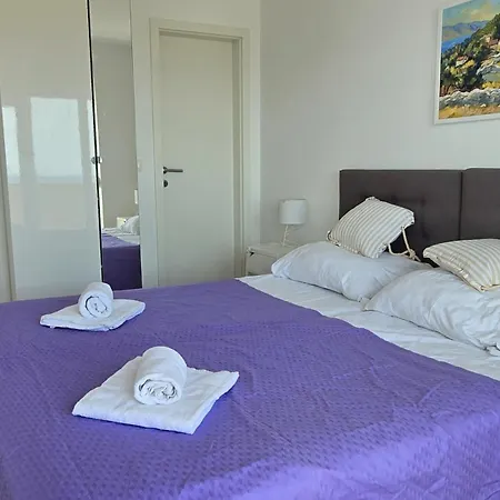 Giovanni Apartment