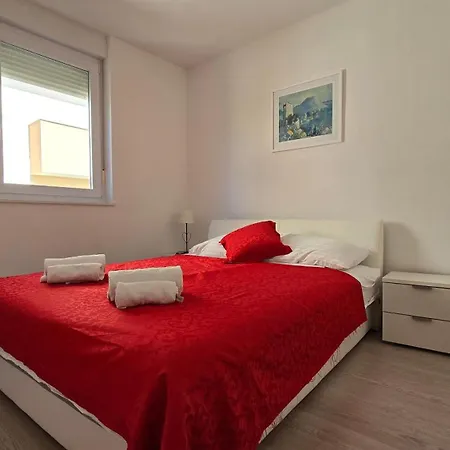 Giovanni Apartment *