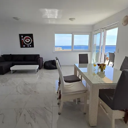 Giovanni Apartment *