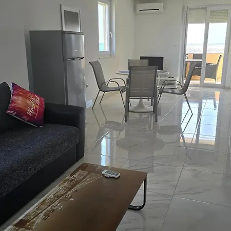 Giovanni Apartment *