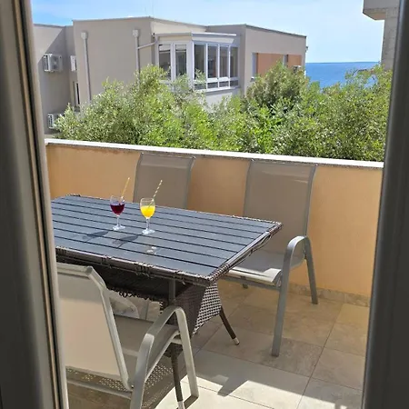 Giovanni Apartment